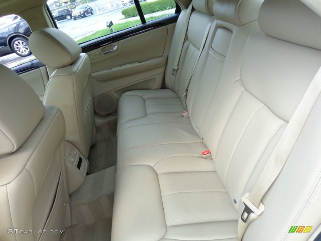 2008 Cadillac DTS Luxury Rear Seat Photos