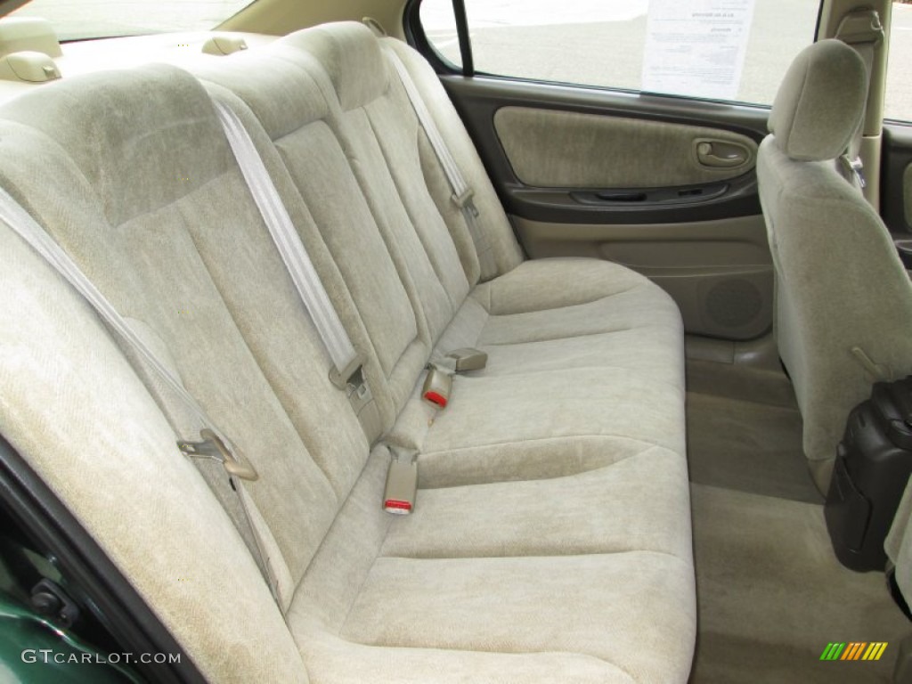 2000 Nissan Maxima GXE Rear Seat Photos