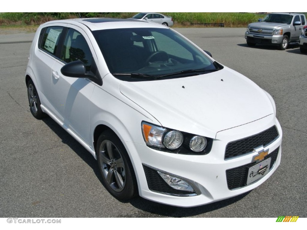 2013 Sonic RS Hatch - Summit White / RS Jet Black Leather/Microfiber photo #1