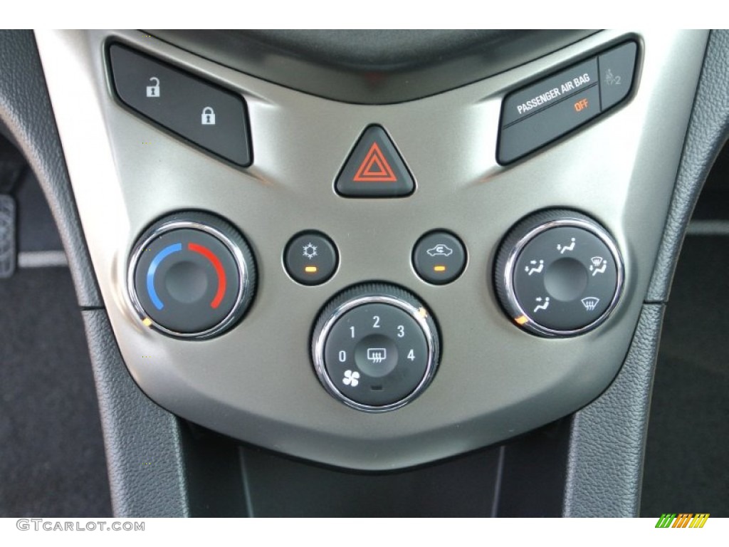 2013 Chevrolet Sonic LT Hatch Controls Photo #82759137