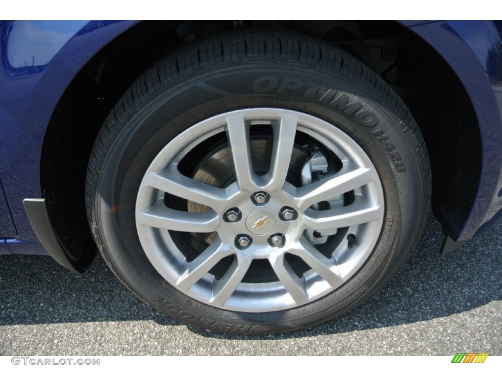 2013 Chevrolet Sonic LT Hatch Wheel Photo #82759337