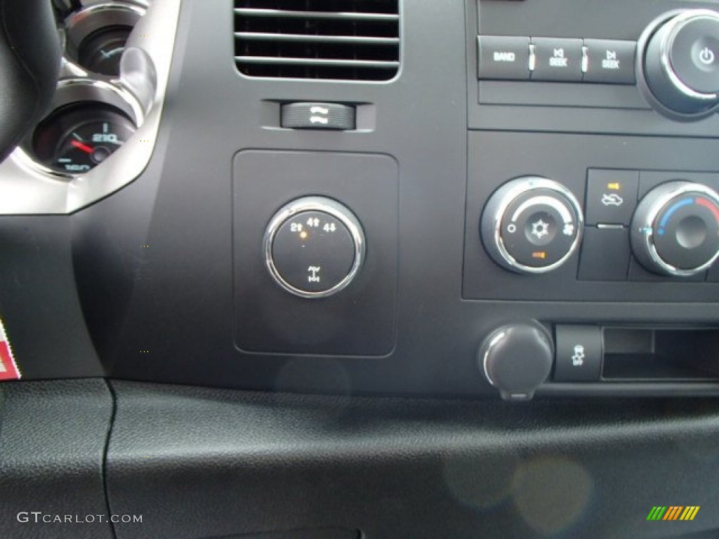 2014 Chevrolet Silverado 2500HD LT Regular Cab 4x4 Controls Photo #82760744