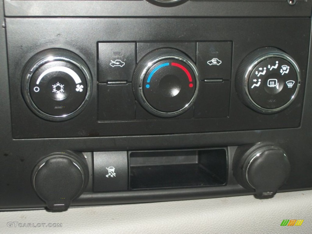 2009 Chevrolet Silverado 2500HD LT Extended Cab Controls Photos