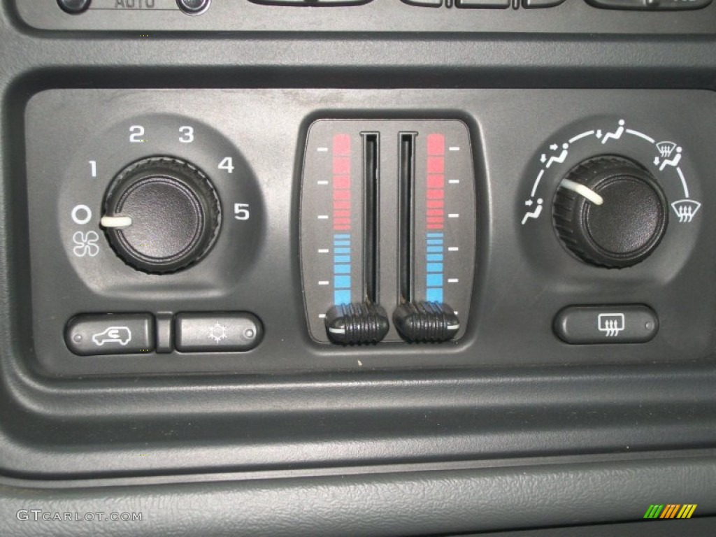 2006 Chevrolet Silverado 1500 LT Crew Cab 4x4 Controls Photo #82761945