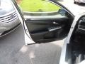 Super White - Camry SE Photo No. 5