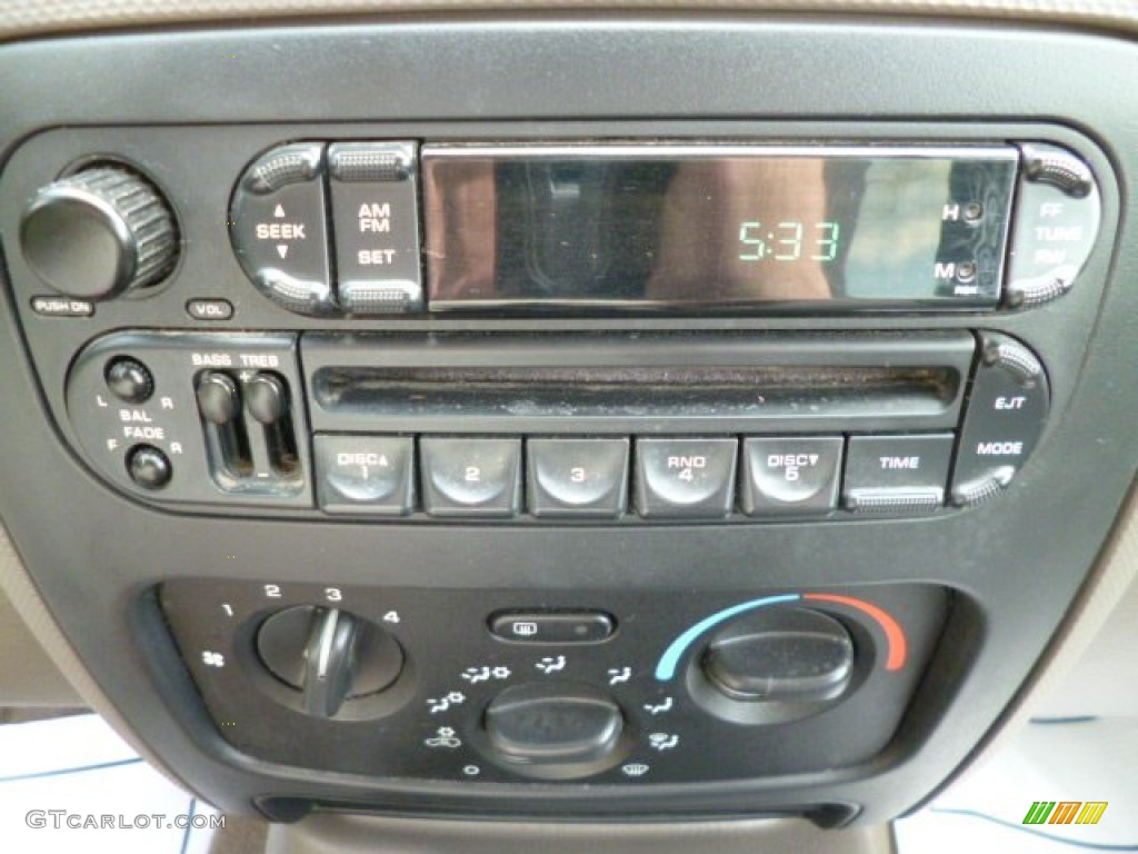 2003 Jeep Liberty Sport 4x4 Controls Photo #82769256