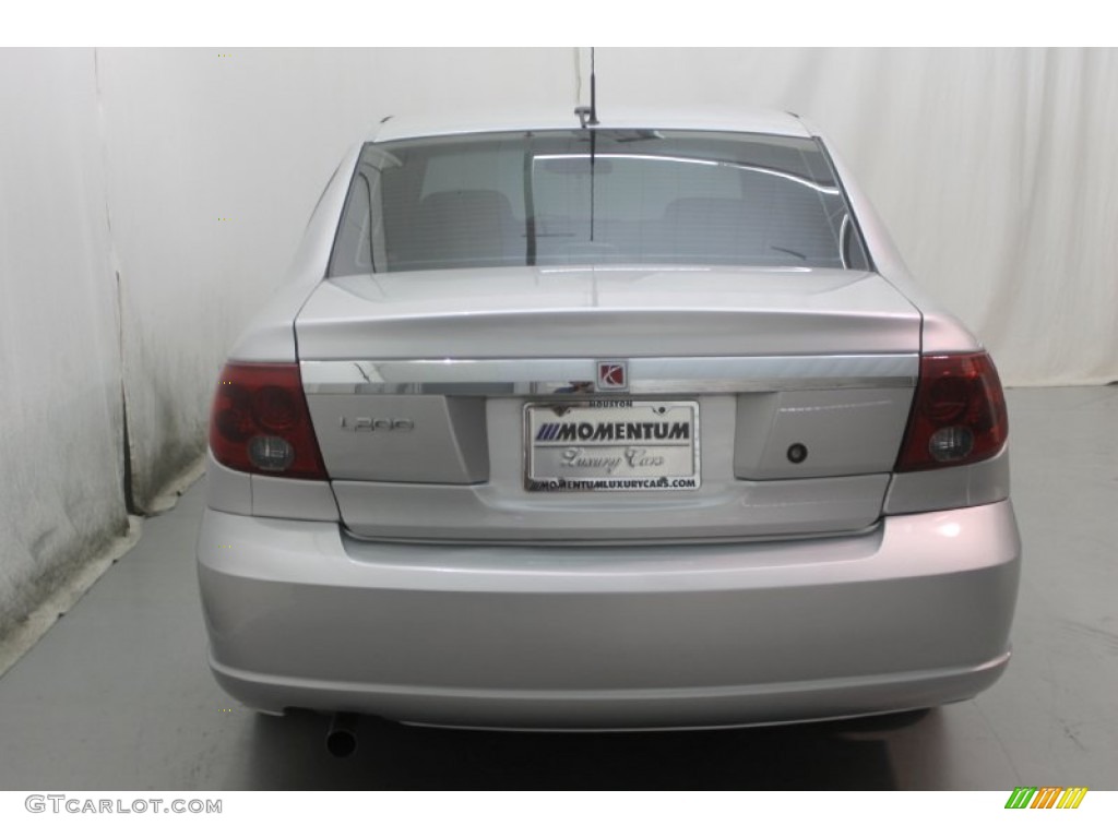 2003 L Series L200 Sedan - Bright Silver / Black photo #9