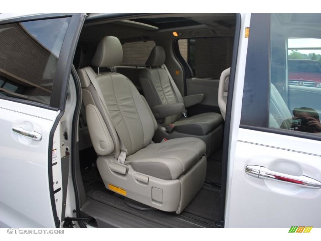 2011 Sienna Limited - Super White / Bisque photo #13