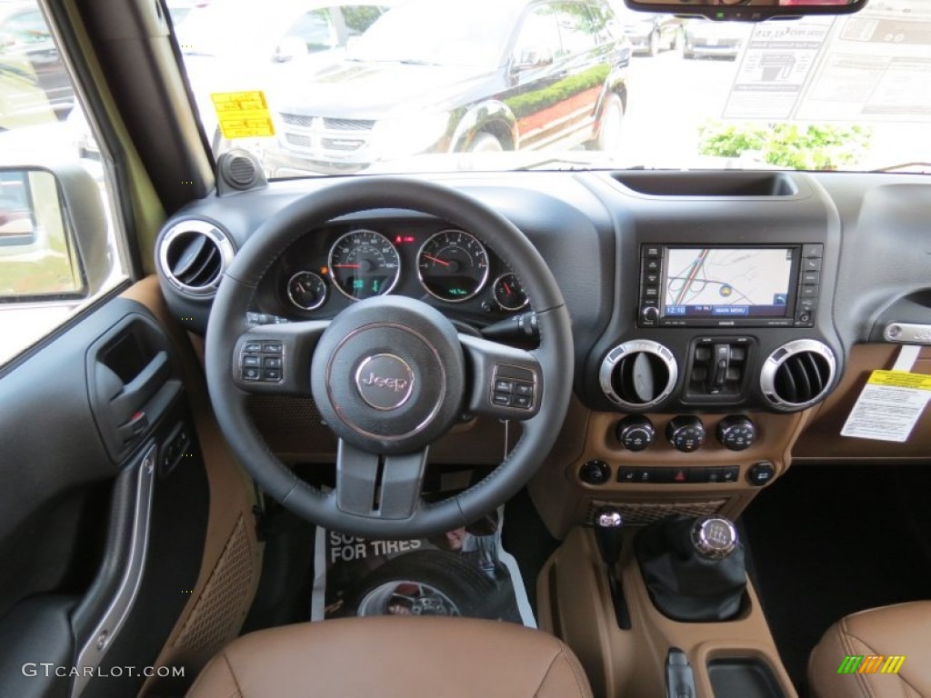 2013 Jeep Wrangler Unlimited Rubicon 4x4 Dashboard Photos