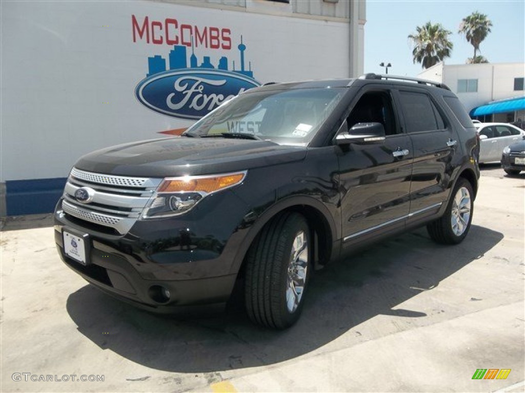 Tuxedo Black Ford Explorer