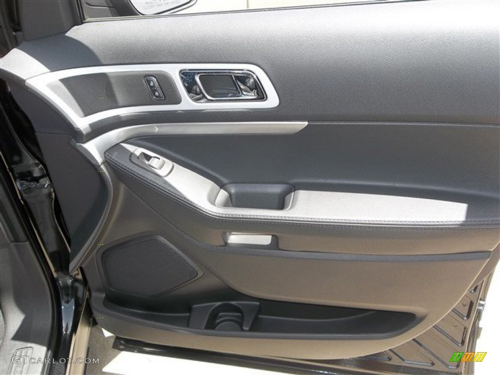 2014 Ford Explorer XLT Charcoal Black Door Panel Photo #82772127