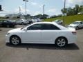 Super White - Camry SE Photo No. 4