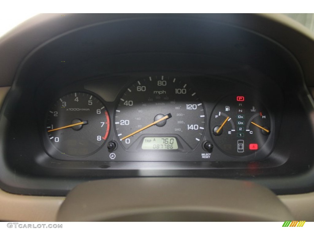 2002 Accord EX V6 Sedan - Taffeta White / Ivory photo #17
