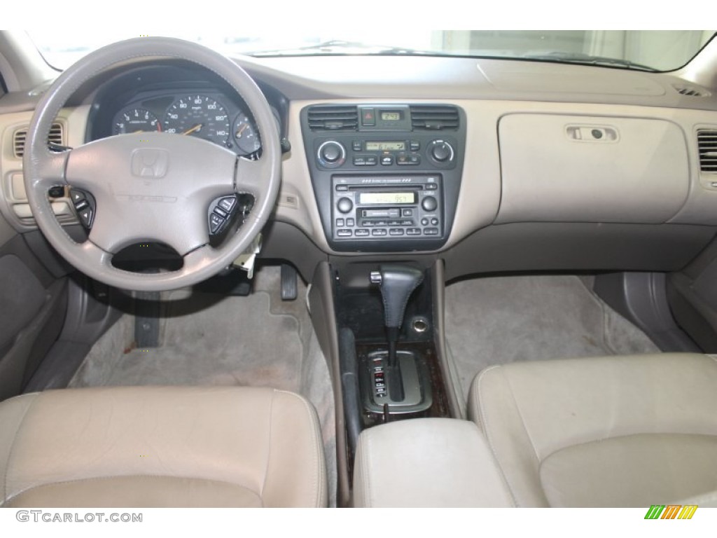 2002 Accord EX V6 Sedan - Taffeta White / Ivory photo #29