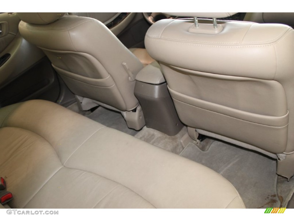 2002 Accord EX V6 Sedan - Taffeta White / Ivory photo #33