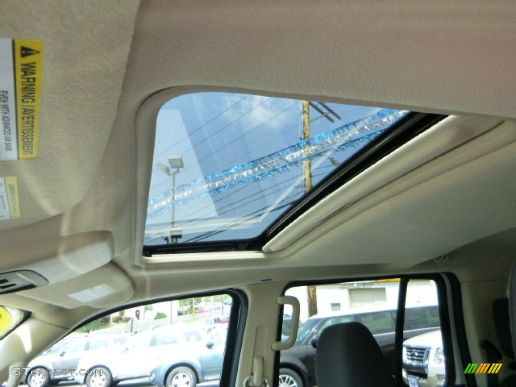 2010 Ford Explorer XLT 4x4 Sunroof Photos