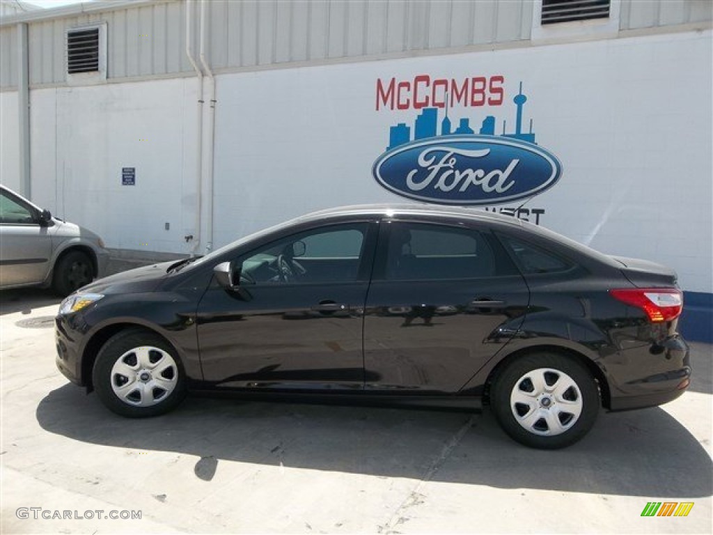 2013 Focus S Sedan - Tuxedo Black / Charcoal Black photo #3