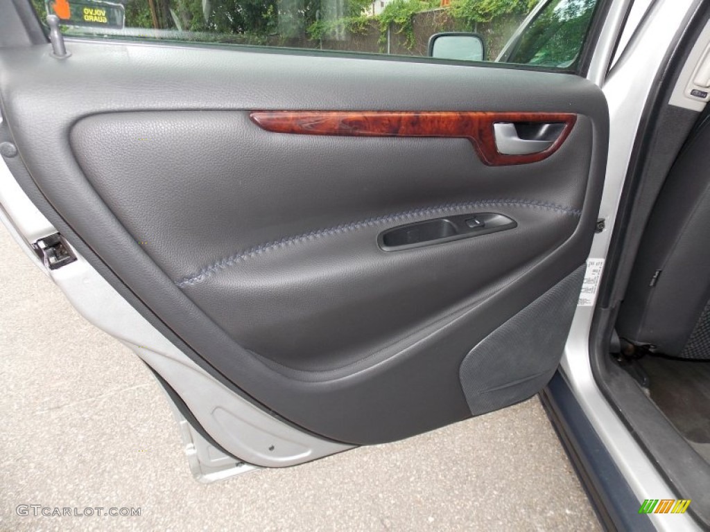 2005 Volvo XC70 AWD Graphite Door Panel Photo #82780452
