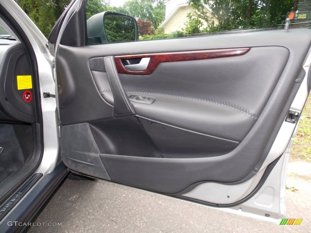 2005 Volvo XC70 AWD Graphite Door Panel Photo #82780507
