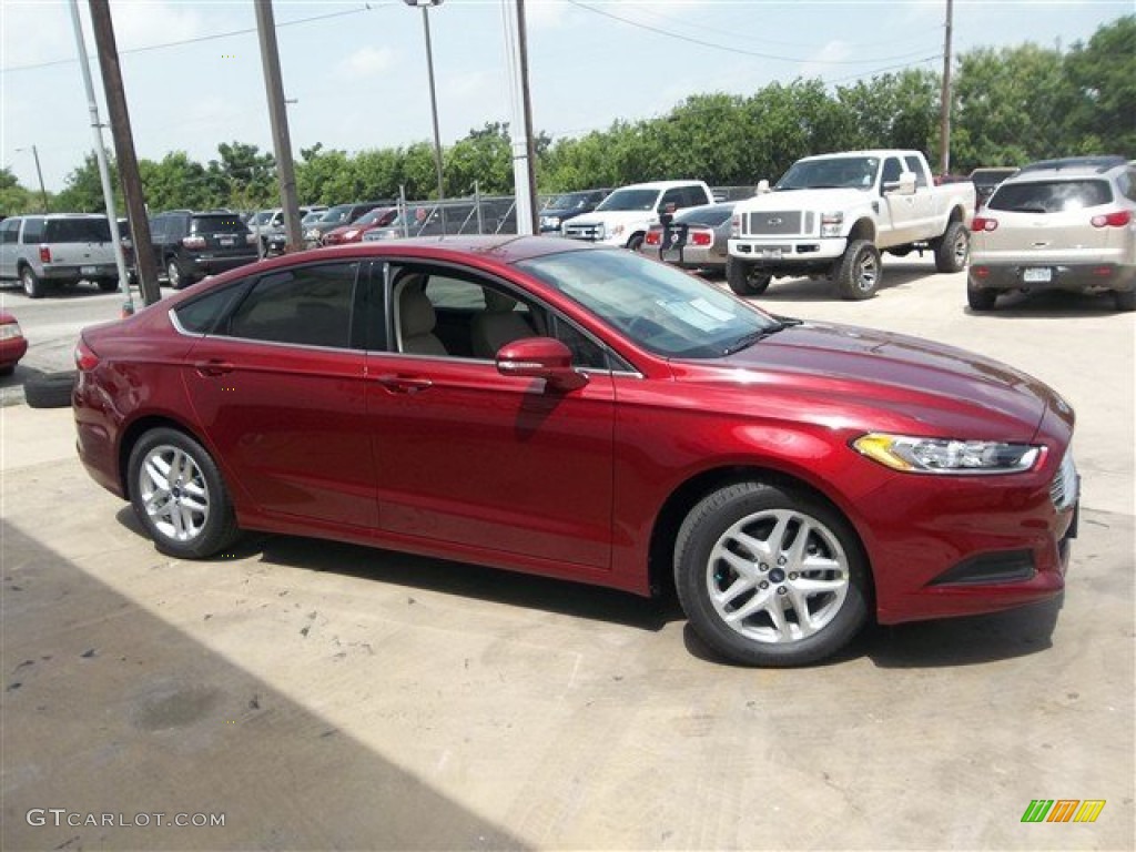 2013 Fusion SE 1.6 EcoBoost - Ruby Red Metallic / Dune photo #6