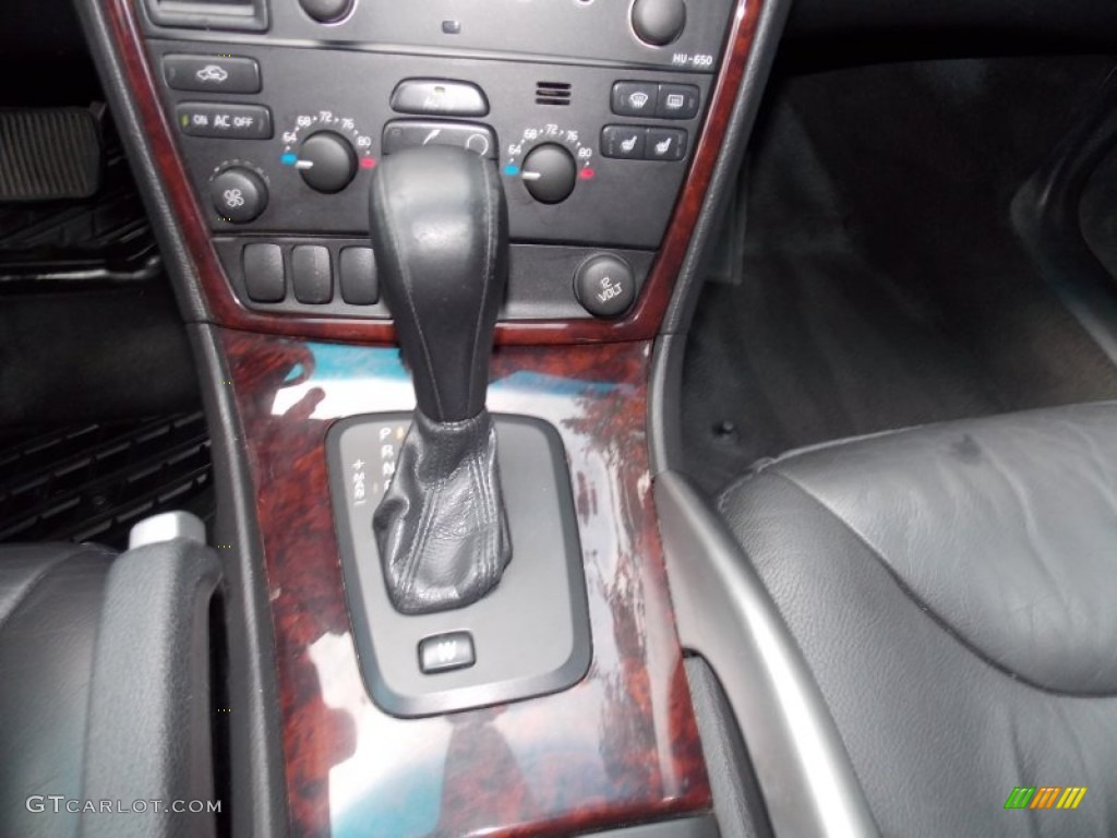 2005 Volvo XC70 AWD Transmission Photos