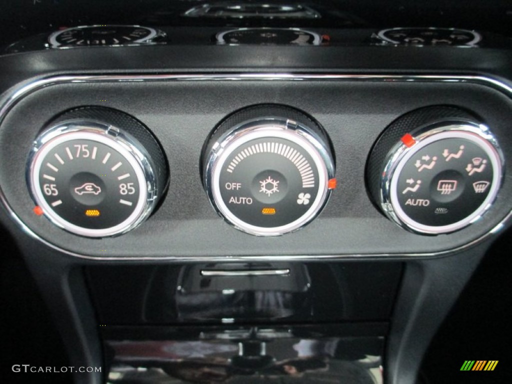 2013 Mitsubishi Lancer GT Controls Photo #82781835