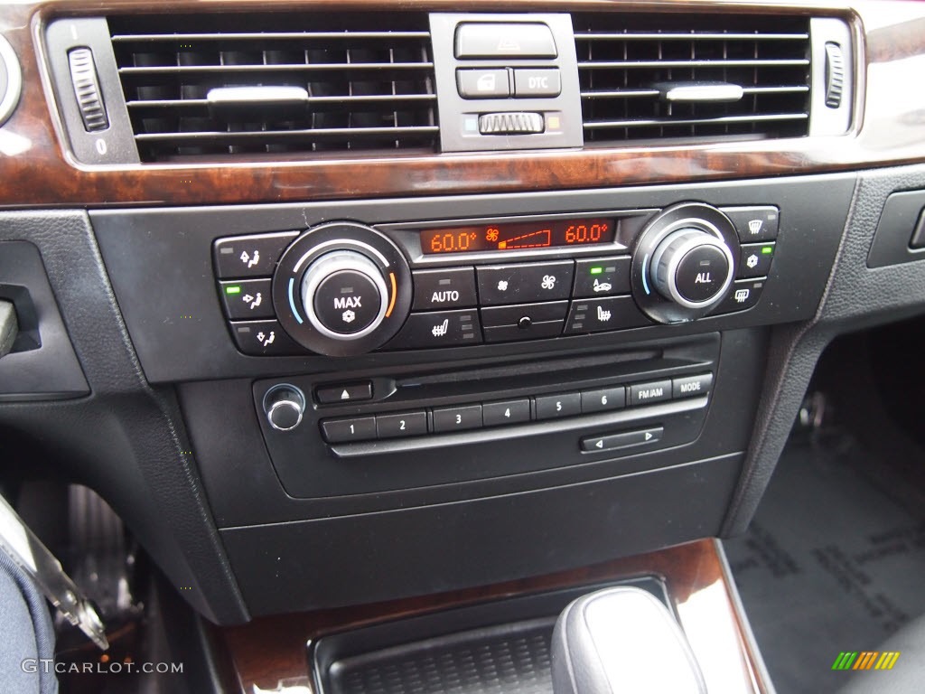 2010 BMW 3 Series 335i Sedan Controls Photo #82782328