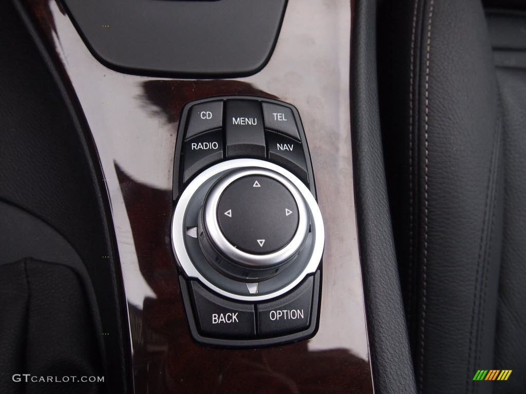 2010 BMW 3 Series 335i Sedan Controls Photo #82782358