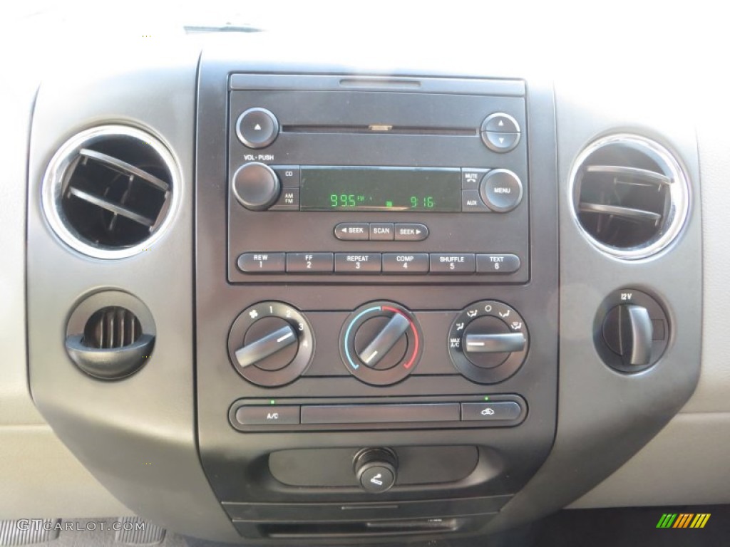 2004 F150 XLT Regular Cab - Oxford White / Dark Flint photo #31