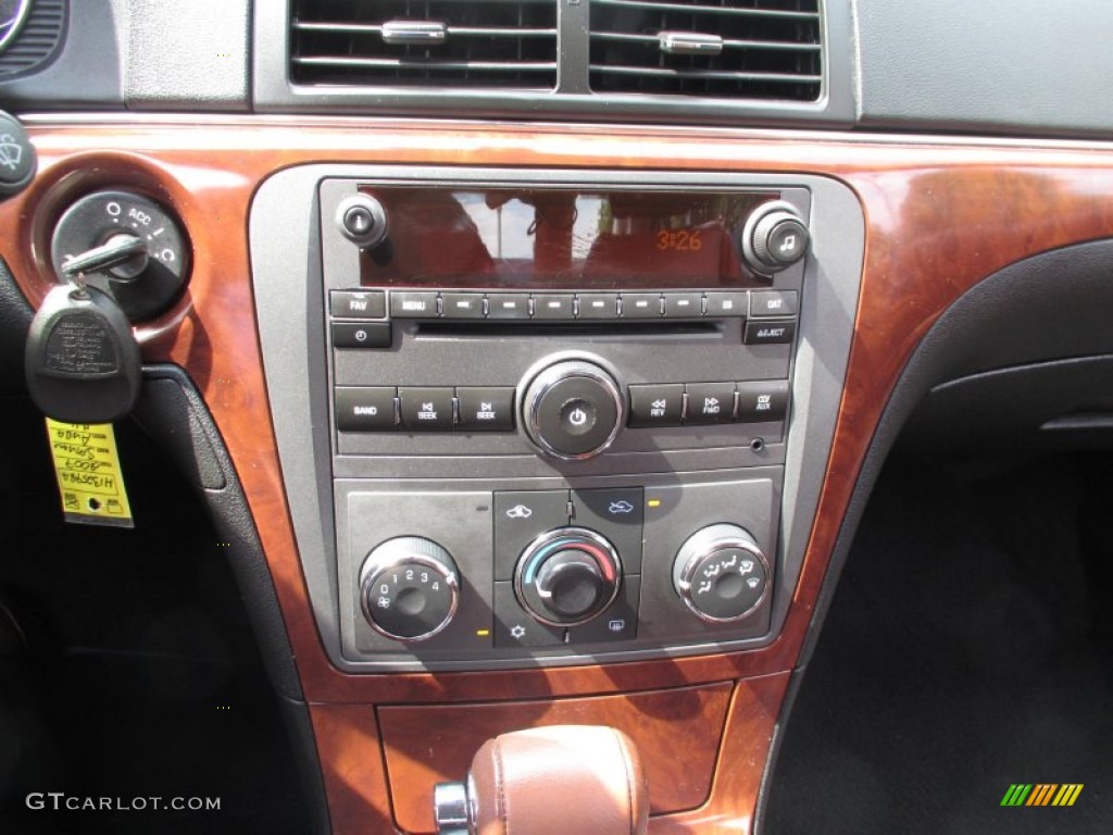 2009 Aura XR - Polar White / Morocco Brown photo #12