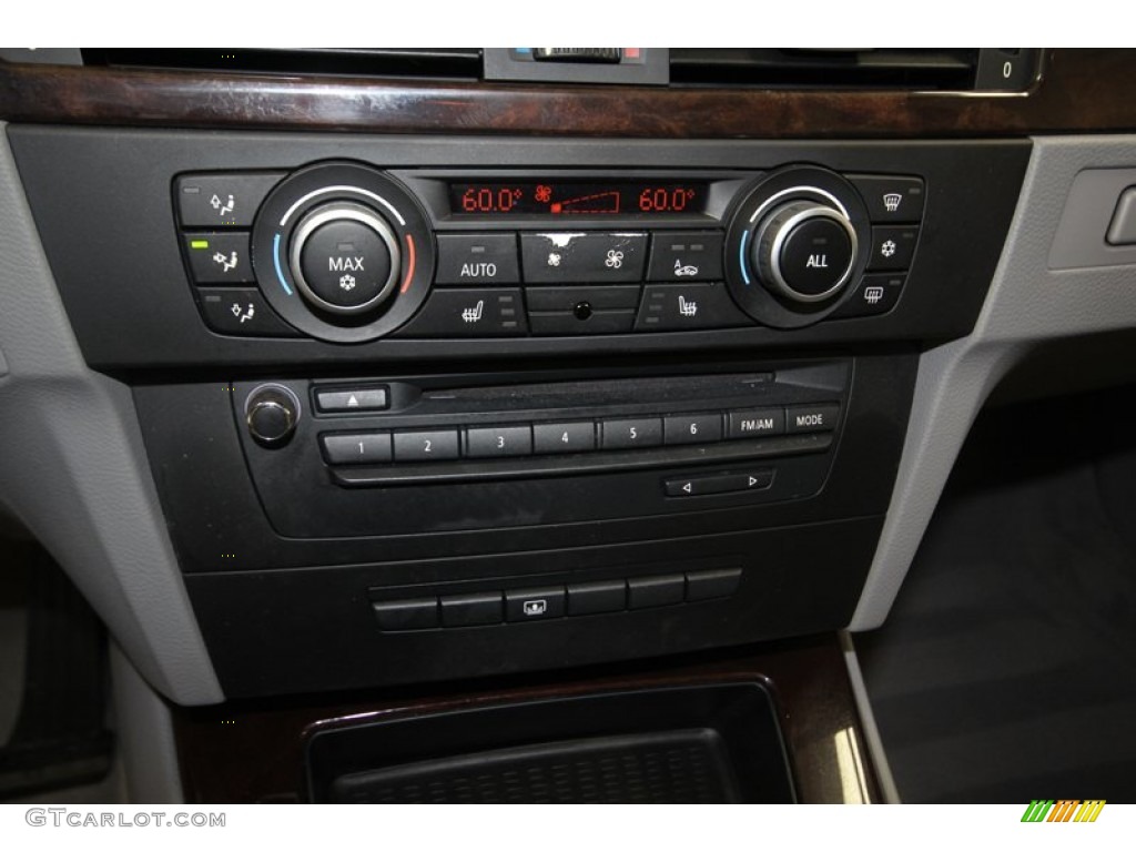 2011 BMW 3 Series 328i Sedan Controls Photo #82787239