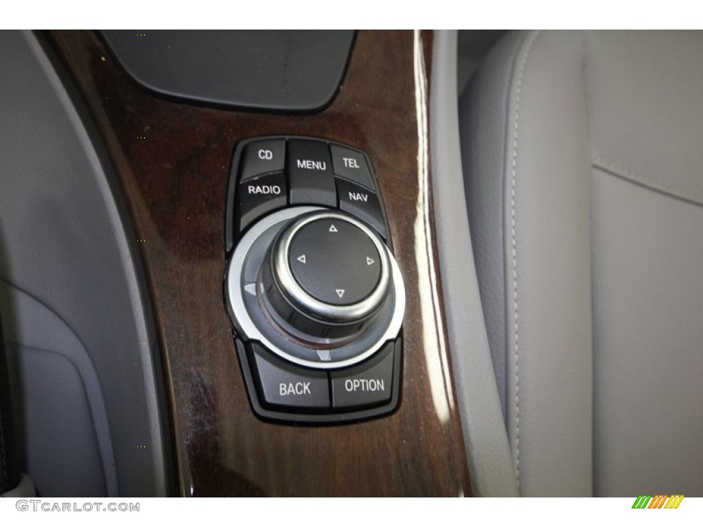 2011 BMW 3 Series 328i Sedan Controls Photo #82787254