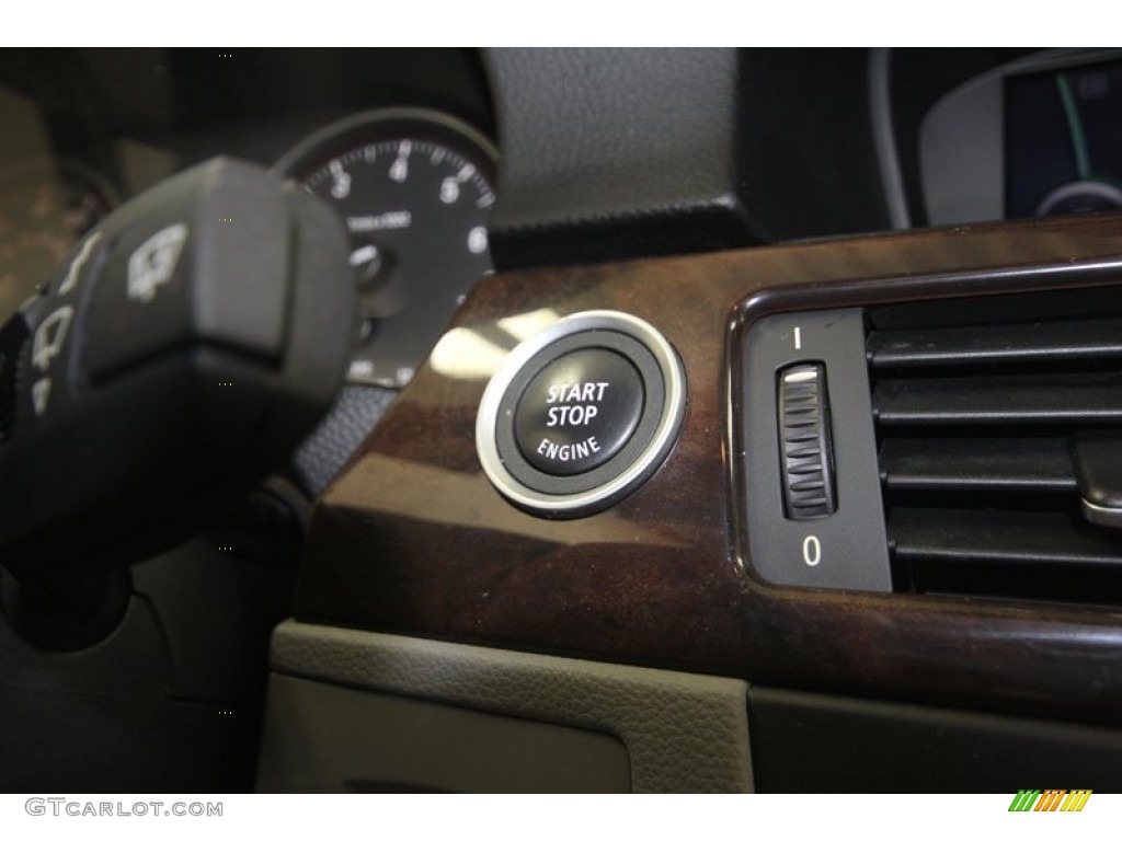 2011 BMW 3 Series 328i Sedan Controls Photo #82787272