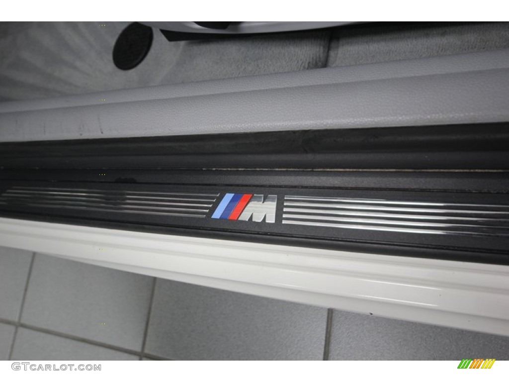 2010 BMW 1 Series 135i Coupe Marks and Logos Photo #82787548