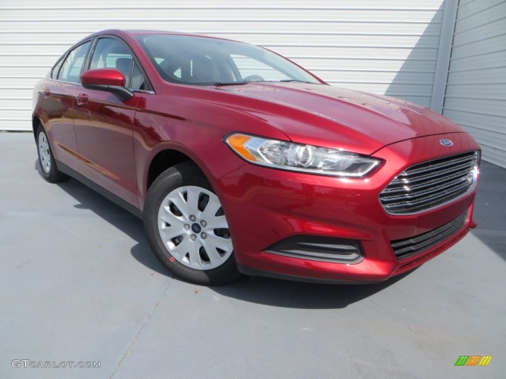 2013 Fusion S - Ruby Red Metallic / Earth Gray photo #2