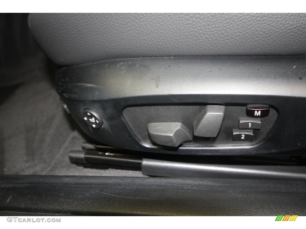 2011 3 Series 335i Coupe - Mineral White Metallic / Black photo #15