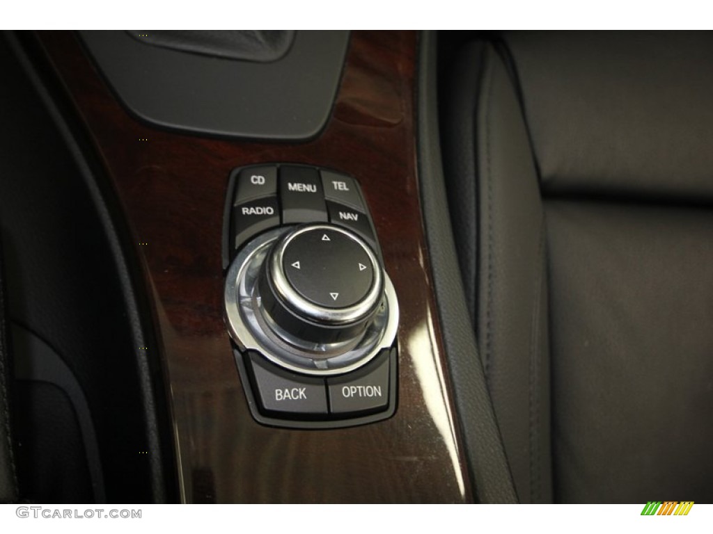 2011 BMW 3 Series 335i Coupe Controls Photo #82788250