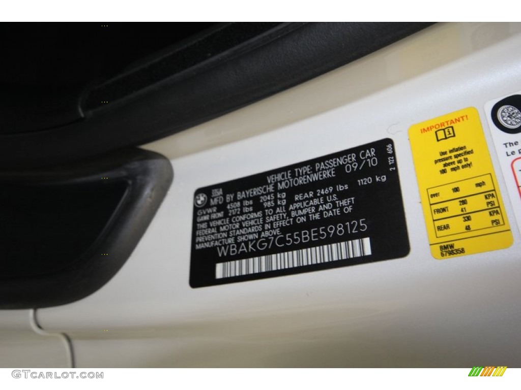 2011 3 Series 335i Coupe - Mineral White Metallic / Black photo #40