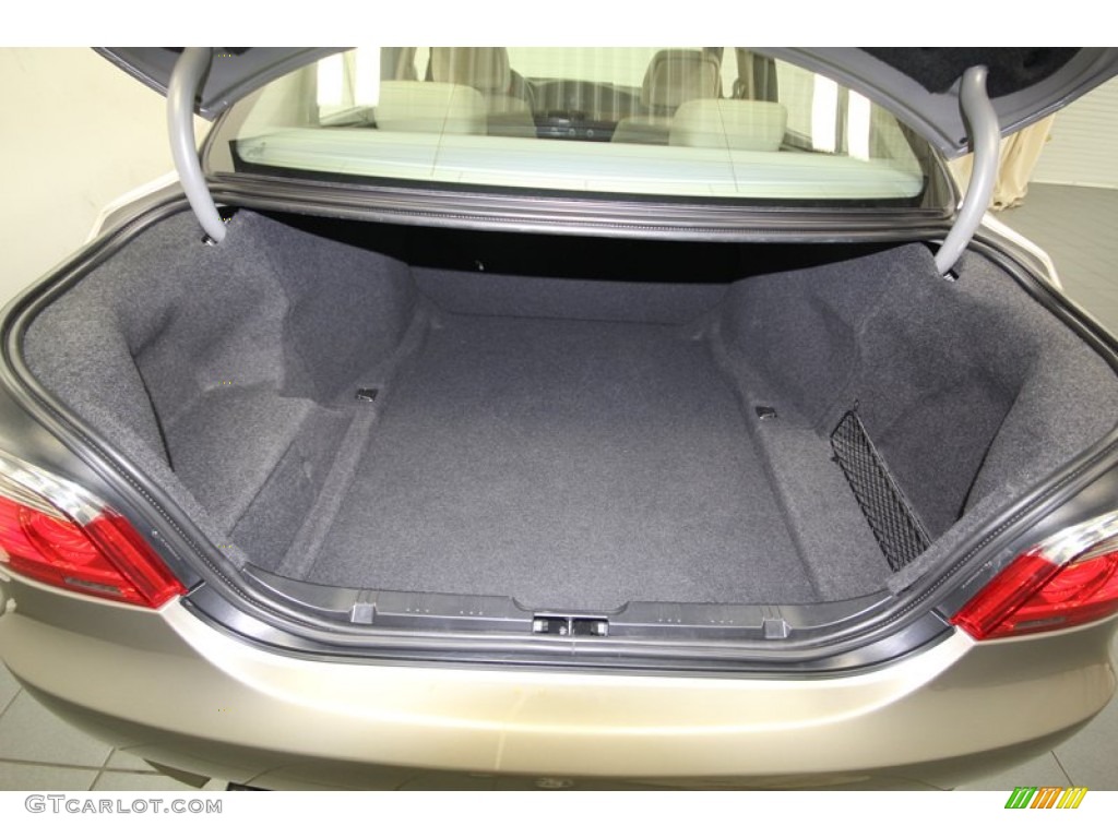 2010 BMW 5 Series 528i Sedan Trunk Photos