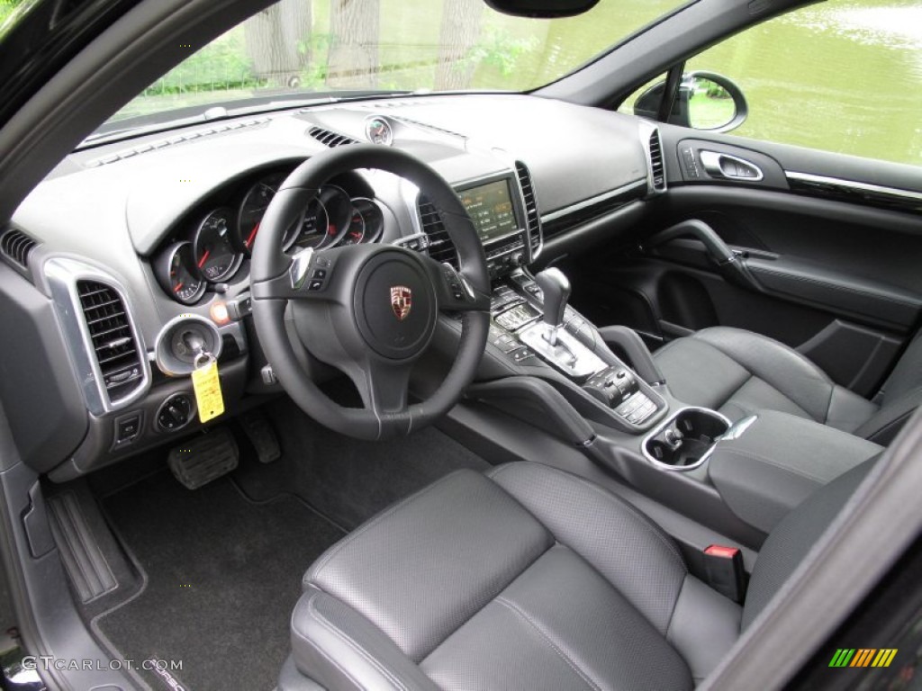 Black Interior 2013 Porsche Cayenne Standard Cayenne Model Photo #82792518