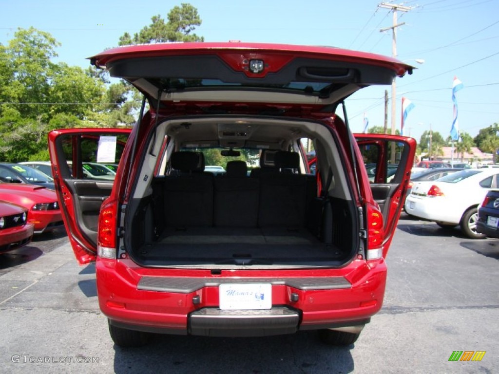 2008 Armada SE 4x4 - Red Brawn / Charcoal photo #12