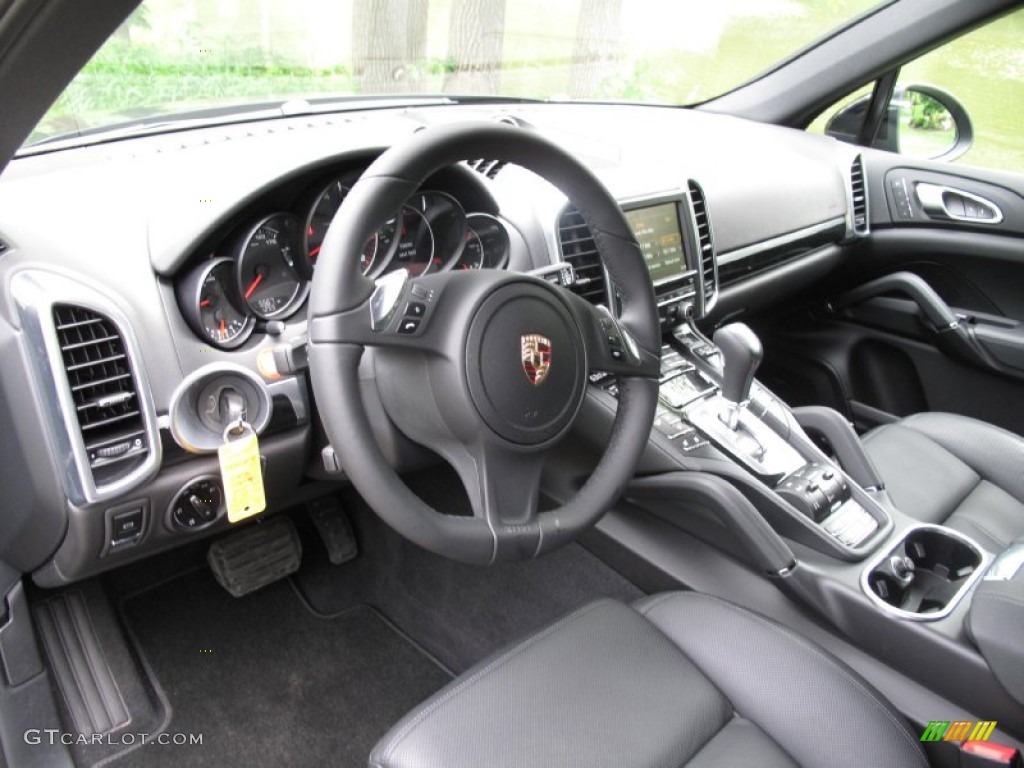Black Interior 2013 Porsche Cayenne Standard Cayenne Model Photo #82792812