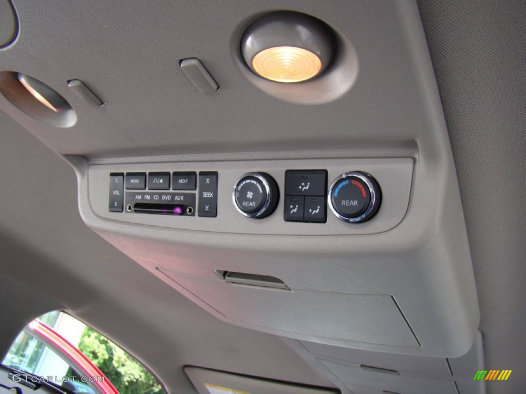 2008 Armada SE 4x4 - Red Brawn / Charcoal photo #17