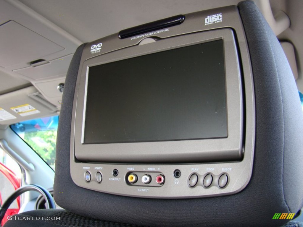 2008 Armada SE 4x4 - Red Brawn / Charcoal photo #18