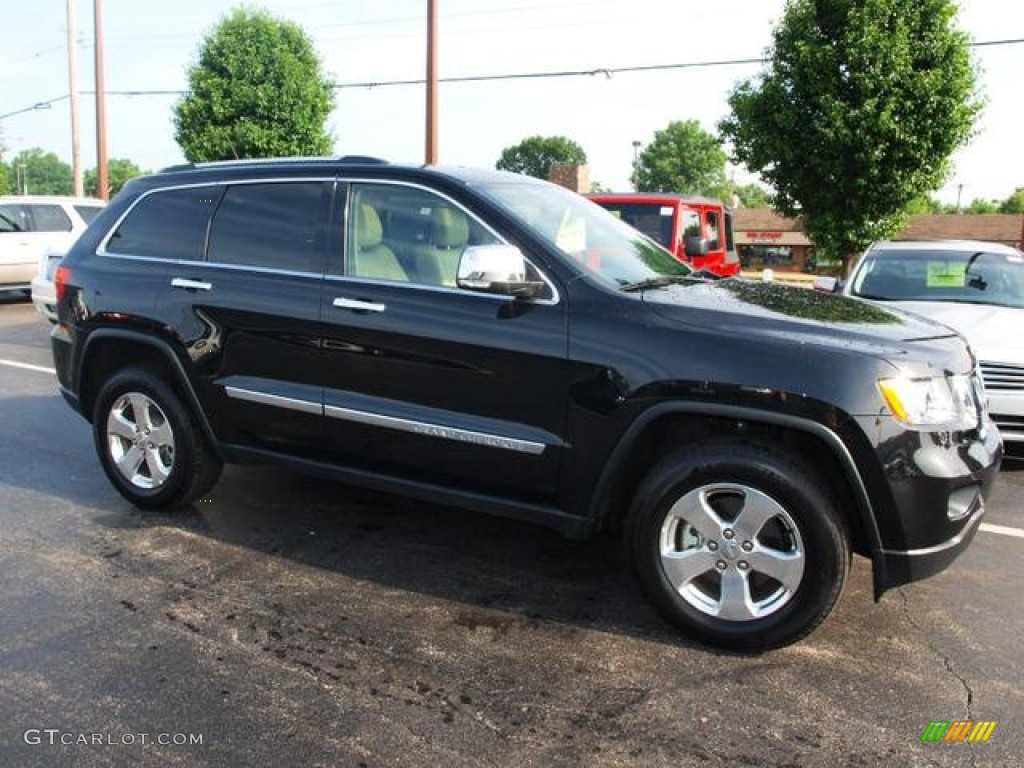 2013 Grand Cherokee Limited - Brilliant Black Crystal Pearl / Black/Light Frost Beige photo #2