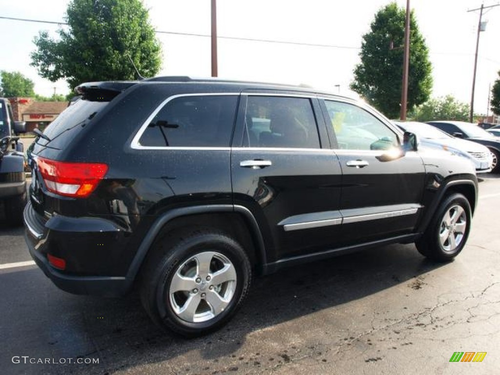 2013 Grand Cherokee Limited - Brilliant Black Crystal Pearl / Black/Light Frost Beige photo #3