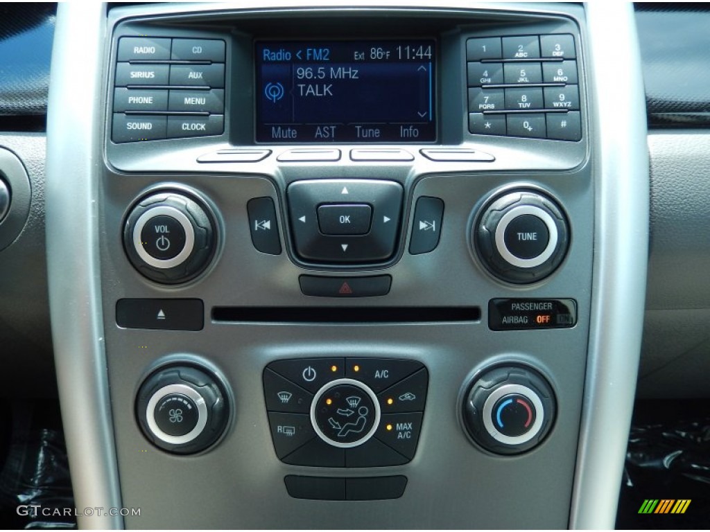 2013 Ford Edge SE EcoBoost Controls Photo #82798654