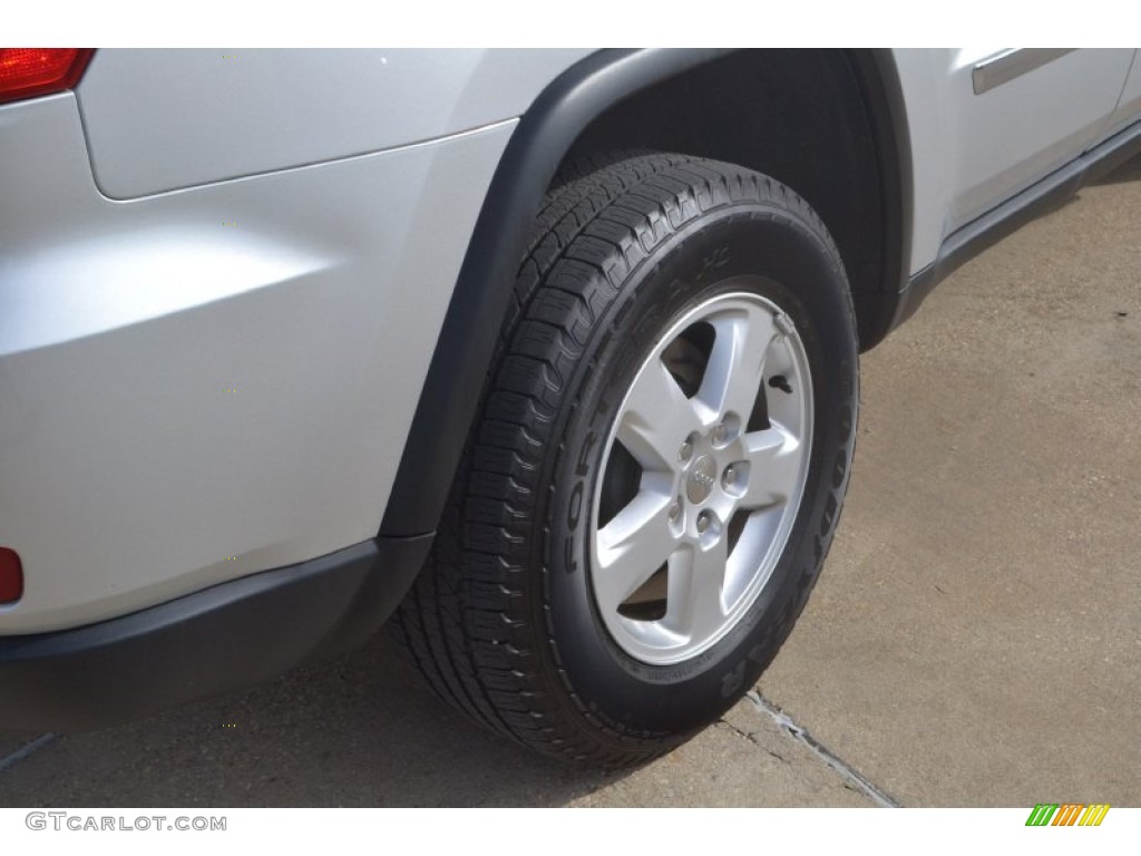 2013 Grand Cherokee Laredo - Bright Silver Metallic / Dark Graystone/Medium Graystone photo #6