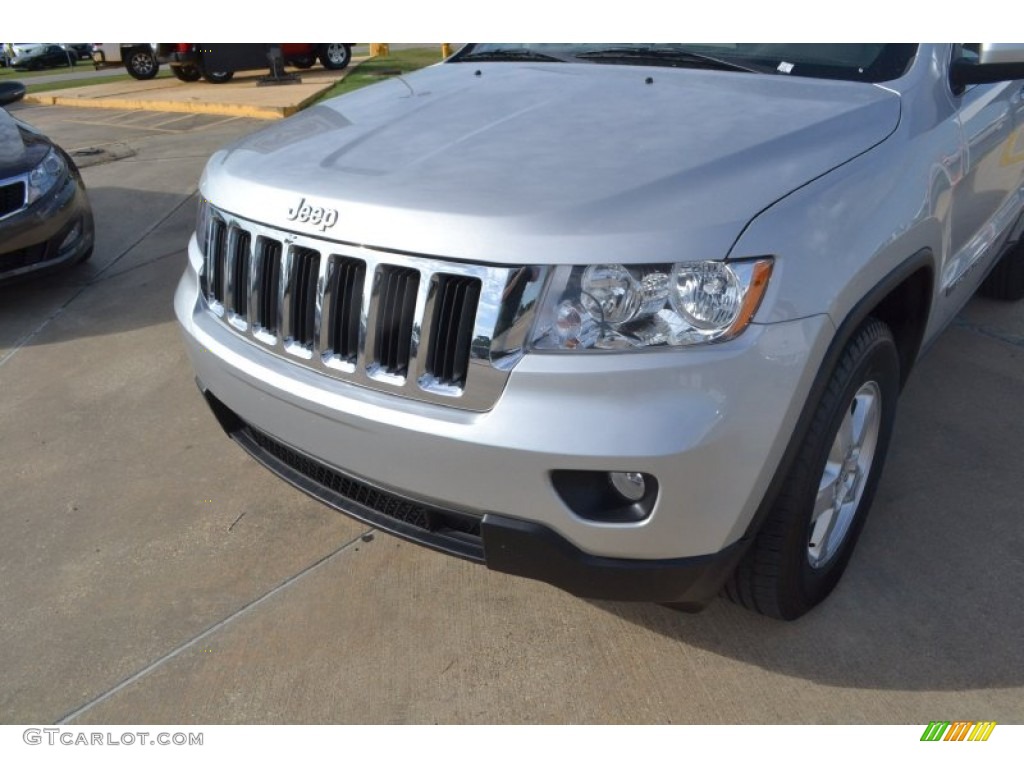 2013 Grand Cherokee Laredo - Bright Silver Metallic / Dark Graystone/Medium Graystone photo #10