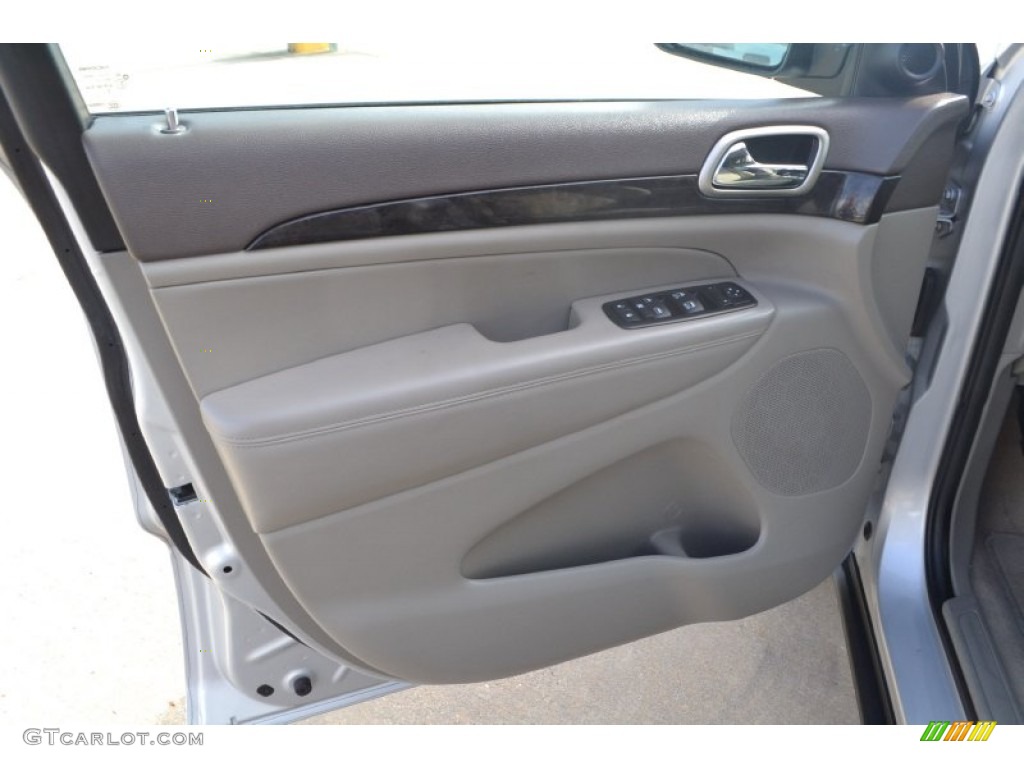 2013 Grand Cherokee Laredo - Bright Silver Metallic / Dark Graystone/Medium Graystone photo #14